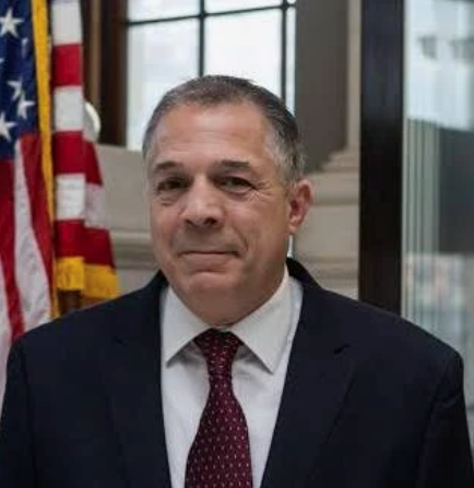 Senator Leonidas Raptakis